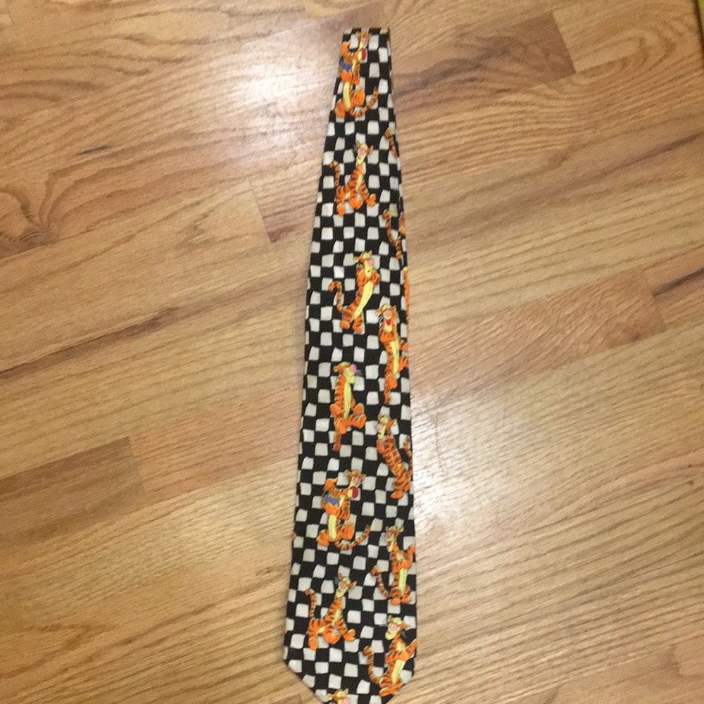 Disney Pooh Tigger men’s tie